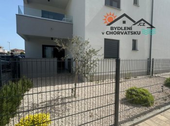 Apartmán se zahrádkou 90 metrů od pláže  