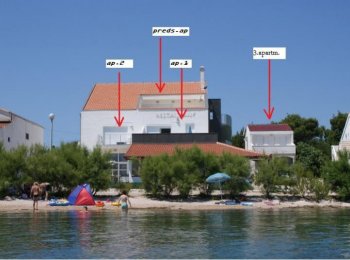 Komplex apartmánů s restaurací na ostrově MURTERU.